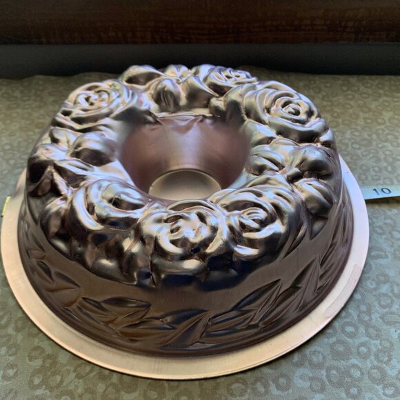 LOT of 7 Copper Colored Tin Molds – Display or Kitchen - Picture 2 of 15